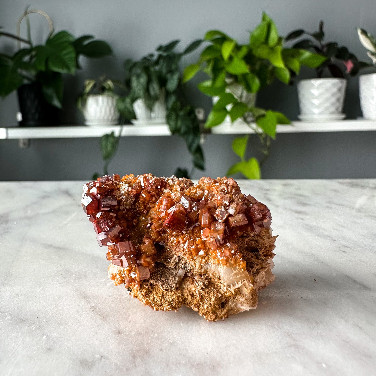 Vanadinite on Barite