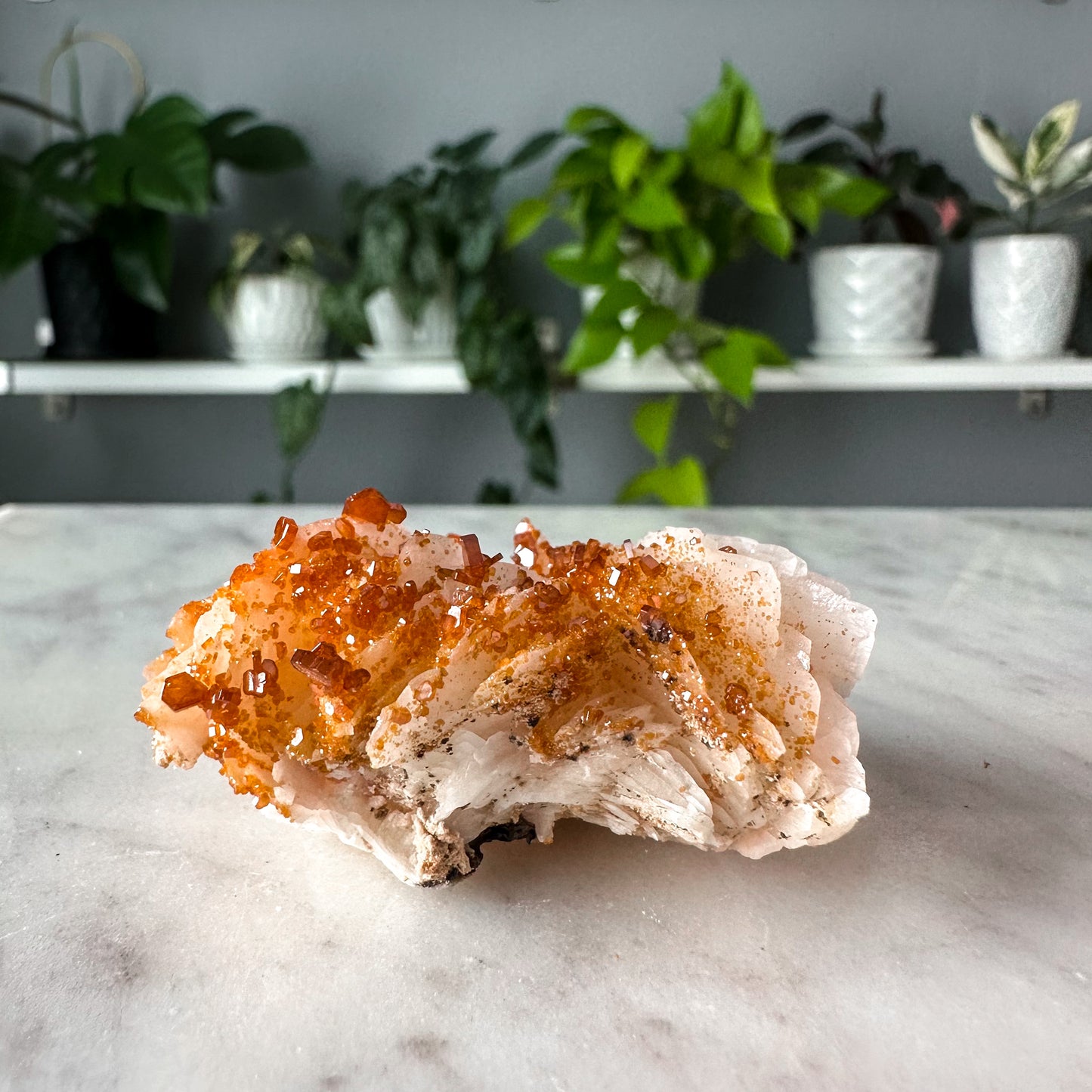 Vanadinite on Barite