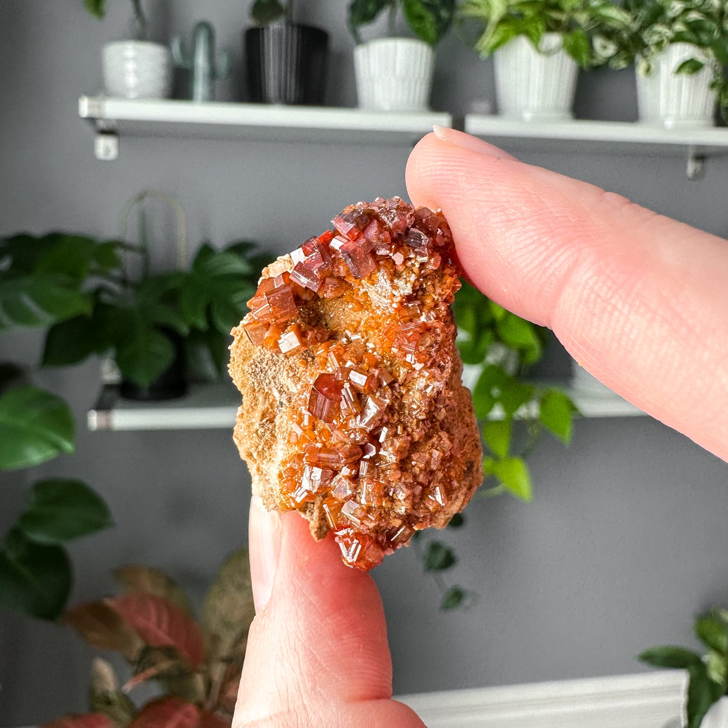 Vanadinite on Barite